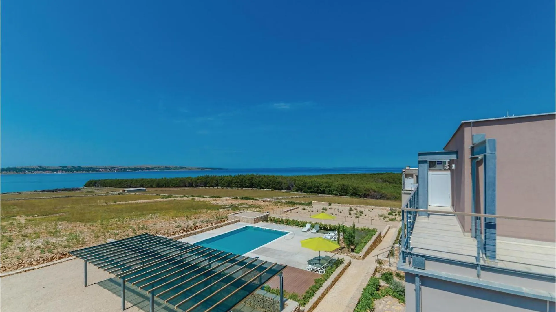 Cozy Apartment In Povljana With House Sea View